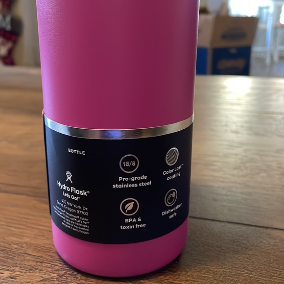 - Hydro Flask 20 ounce Wide Water Bottle Carnation (pink) Brand New with tags - Picture 3 of 6